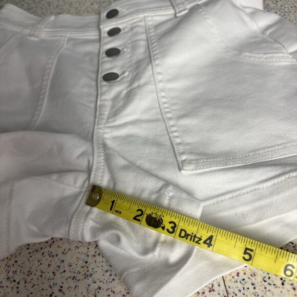 NWT Evereve Women’s Ever Short With Exposed Buttons White Size 27 - Picture 6 of 8